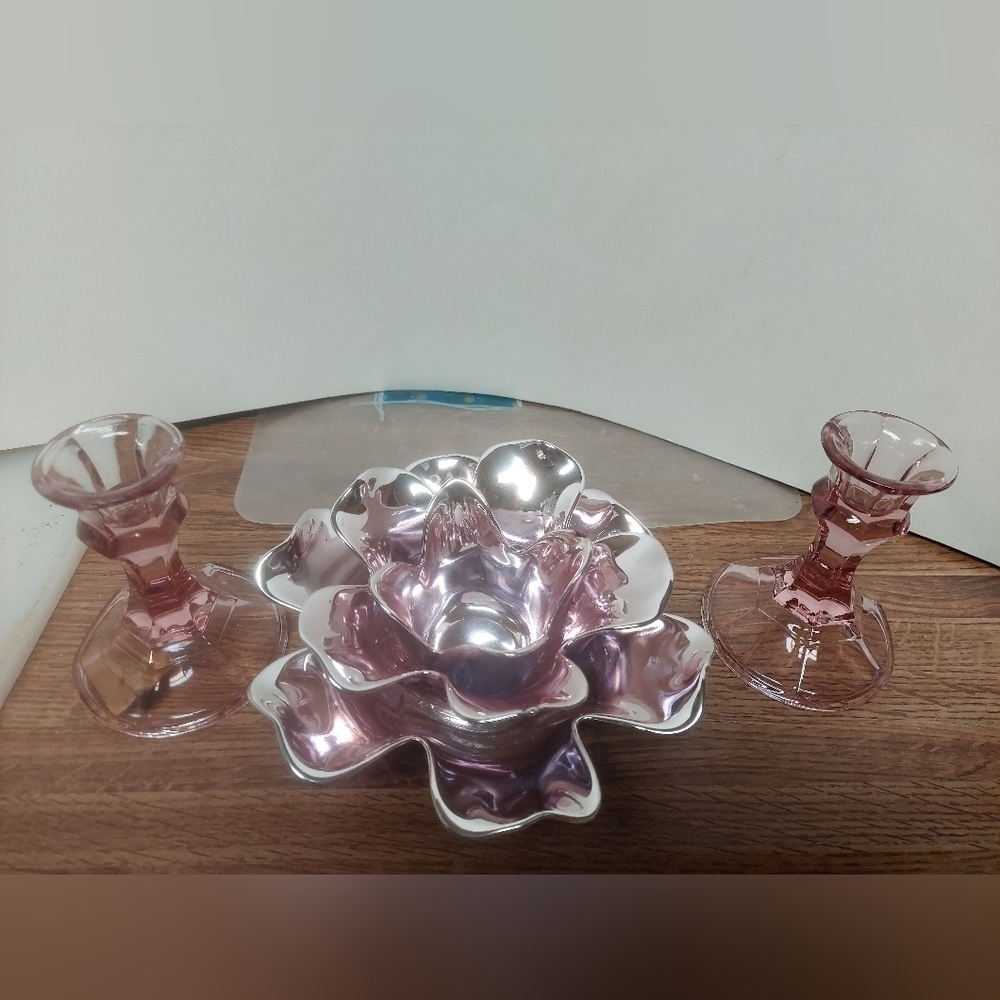 Vintage* Torre & Tagus Mauve Lotus Tealight Holder…